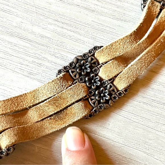 Western Boho Suede Tan Vtg Multi-Strap Belt with Silver Floral Accents Size OS - Picture 5 of 5